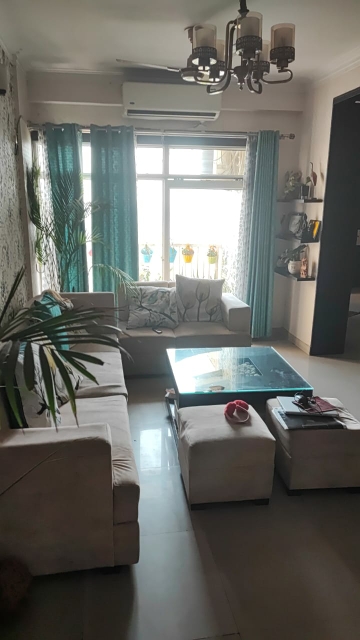 3 BHK + Servant Room Apartment For Rent in Gulmohur Garden