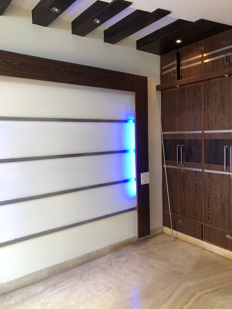 Room, rajouri garden 3 Bedroom 200 Sq.Yd. Builder Floor In Rajouri Garden Delhi 9053350