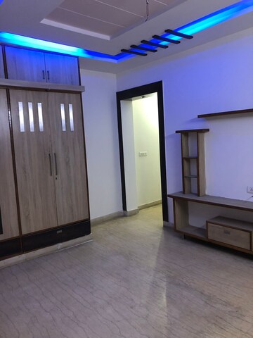 Room in 3 BHK Builder Floor at Rajouri Garden – for Rent