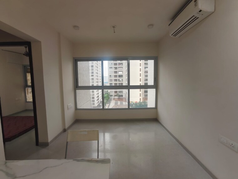 Room, vijay-vatika 1 Bedroom 450 Sq.Ft. Apartment In Kavesar Thane 9053348