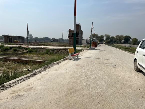 Plot For Sale in Defence Enclave Noida