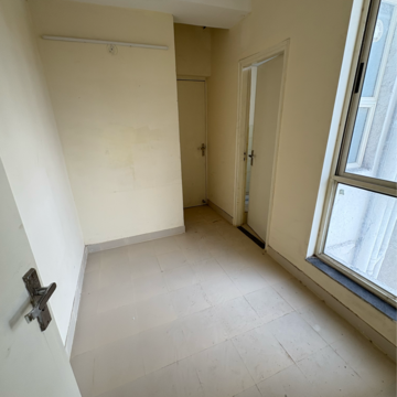Room in 3 BHK Apartment at Imperia Esfera, Garoli Kalan – for Rent