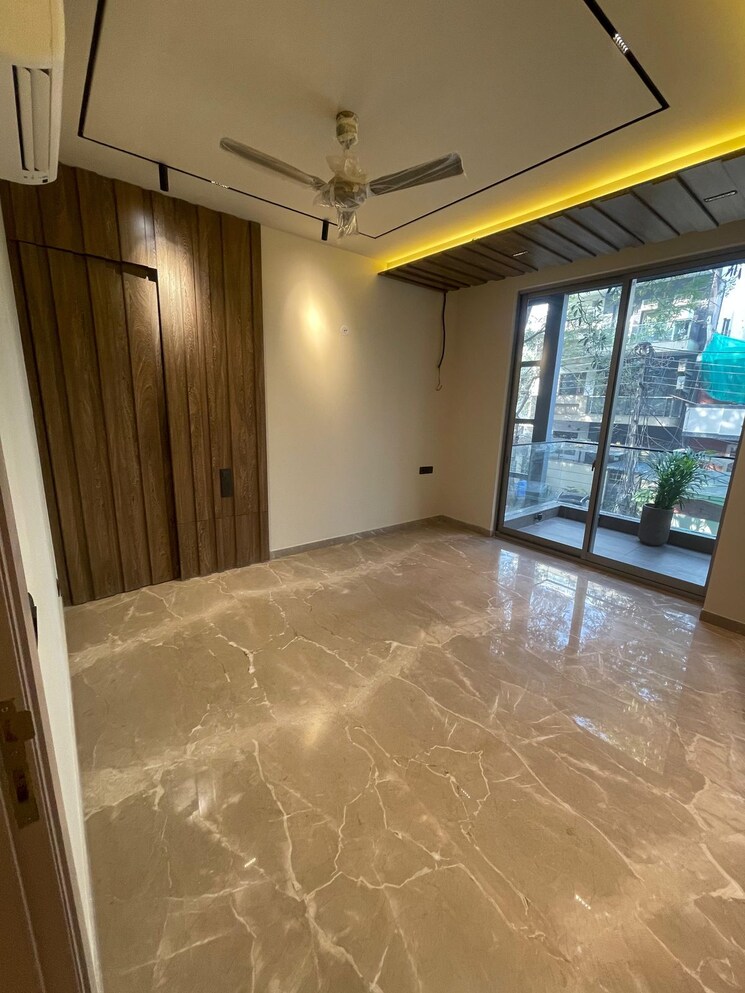 Room, dlf phase i 4 Bedroom 300 Sq.Yd. Builder Floor In Dlf Phase I Gurgaon 9053388