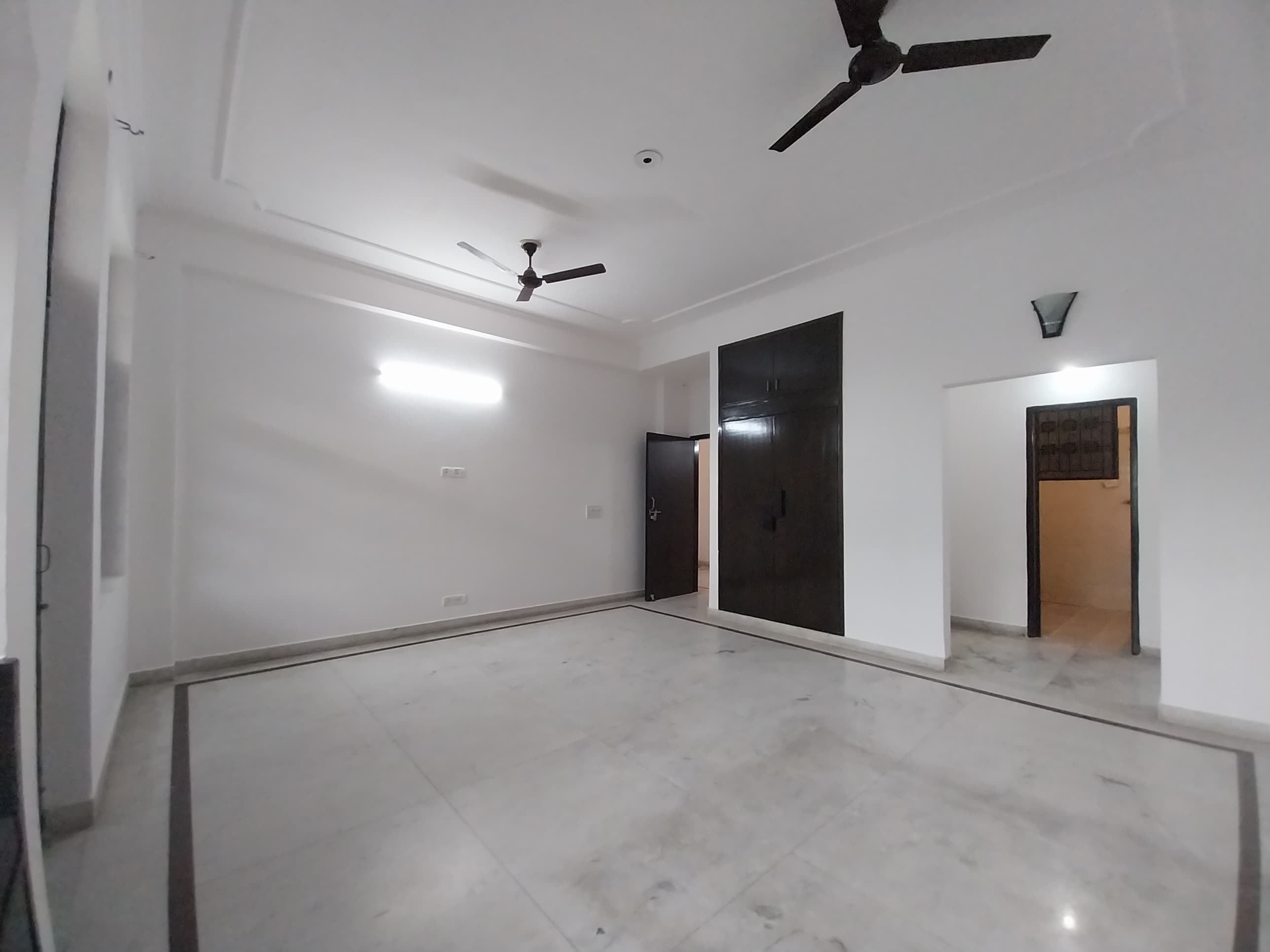 4 BHK + Pooja Room,Study Room,Extra Room Apartment For Rent in Ambience Tiverton