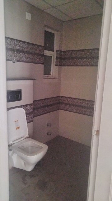 Bathroom in 3 BHK Apartment at Pareena The Elite Residences, Sector 99 – for Rent