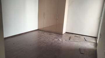 Room in 3 BHK Apartment at Pareena The Elite Residences, Sector 99 – for Rent