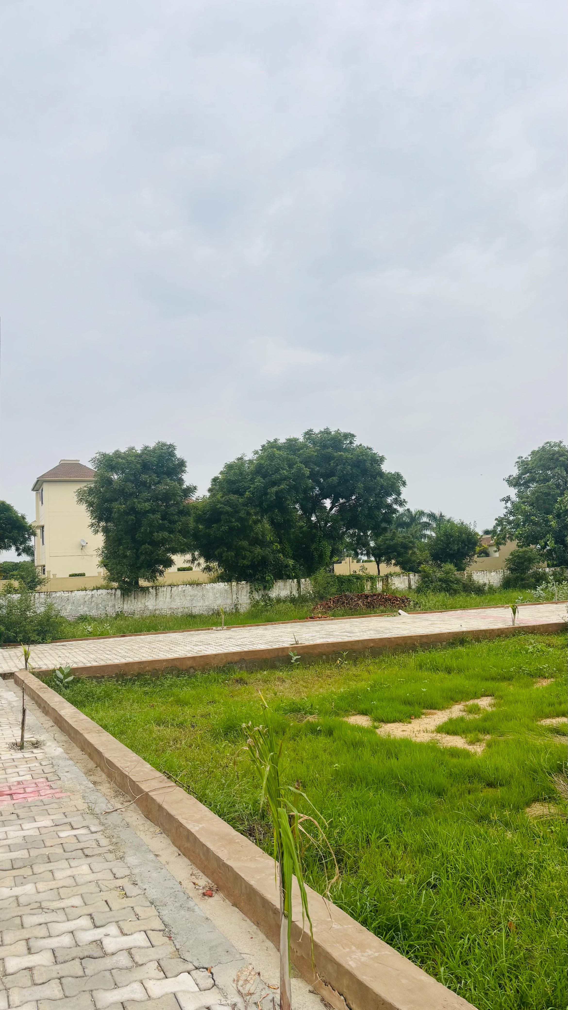 Plot For Sale in Jewar