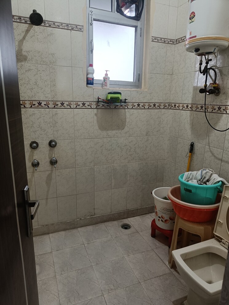Bathroom, ip extension 2 Bedroom 1000 Sq.Ft. Apartment In Ip Extension Delhi 9053401