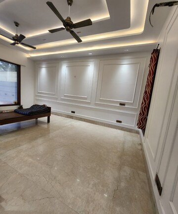 Furnished Amenities in 5 BHK Independent House at Sainik Farm – for Sale
