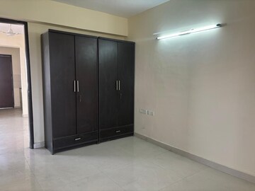 Room in 3 BHK Apartment at Ardee City Palm Grove Heights, Sector 52 – for Rent