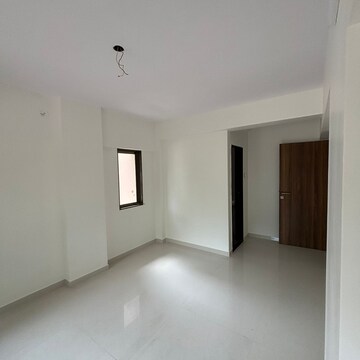 Room in 2 BHK Apartment at Raymond Ten X Habitat, Swastik Garden – for Rent