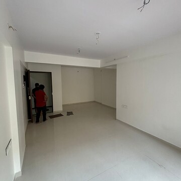 Room in 2 BHK Apartment at Raymond Ten X Habitat, Swastik Garden – for Rent