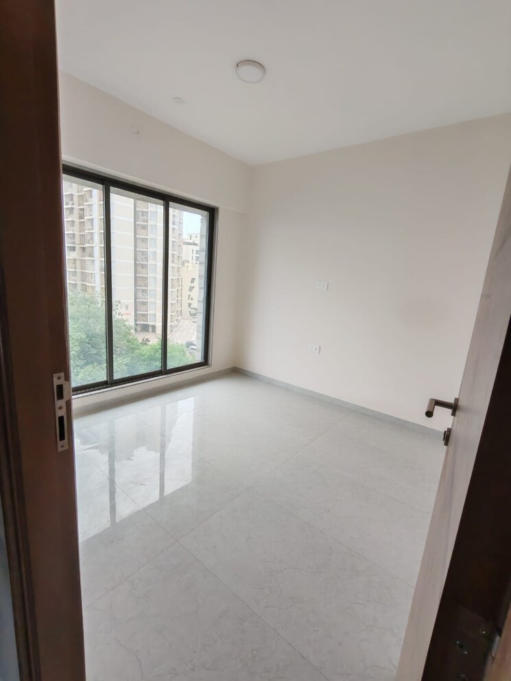 Room, ic colony 2 Bedroom 609 Sq.Ft. Apartment In Ic Colony Mumbai 9053439