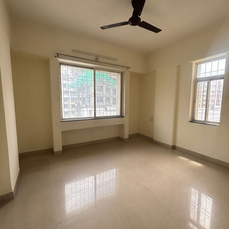 Room, deepa-chs 3.5 Bedroom 1250 Sq.Ft. Apartment In Link Road Pune 9053447