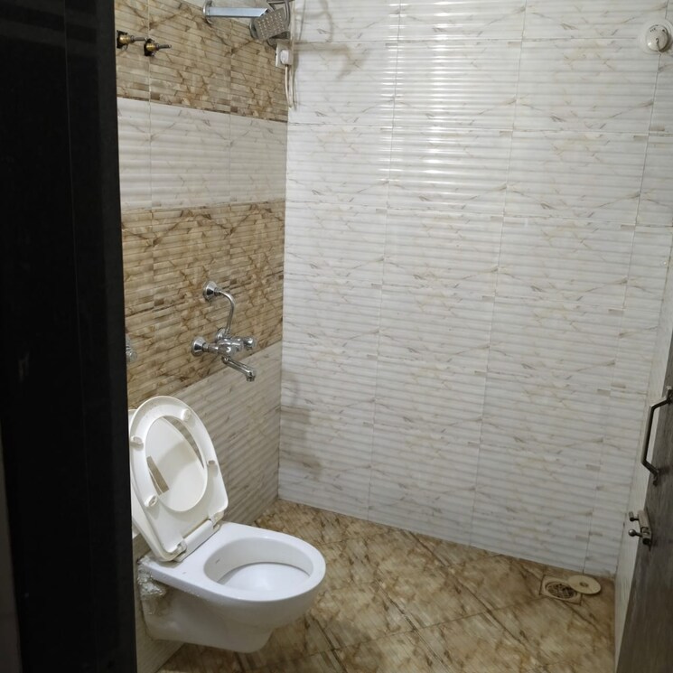 Bathroom, tilak-nagar-building 2.5 Bedroom 750 Sq.Ft. Apartment In Tilak Nagar Mumbai 9053452