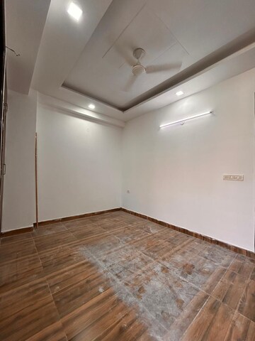 Room in 2 BHK Builder Floor at Palm Residency Chhatarpur, Chattarpur – for Rent