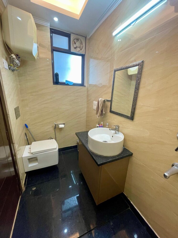 Team Area, lajpat nagar 4 2 Bedroom 900 Sq.Ft. Builder Floor In Lajpat Nagar 4 Delhi 9053465