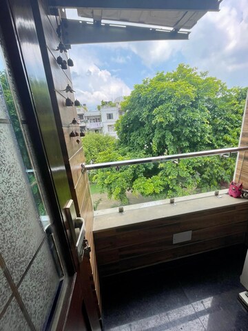 Balcony in 2 BHK Builder Floor at Lajpat Nagar 4 – for Rent