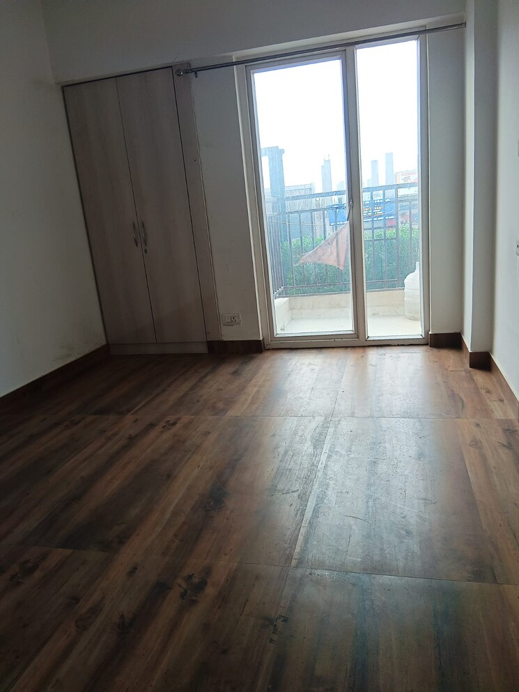 Room, sector 1 2 Bedroom 995 Sq.Ft. Apartment In Sector 1 Noida 9053470