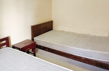Room in  Pg at Owale – for Rent