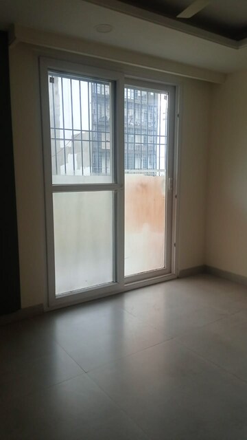 Room in 4 BHK Builder Floor at Huda CGHS, Sector 56 – for Rent