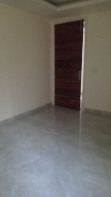 Room in 4 BHK Builder Floor at Huda CGHS, Sector 56 – for Rent