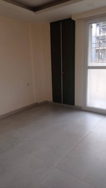 Room in 4 BHK Builder Floor at Huda CGHS, Sector 56 – for Rent