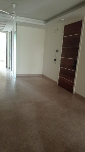 Room in 4 BHK Builder Floor at Huda CGHS, Sector 56 – for Rent
