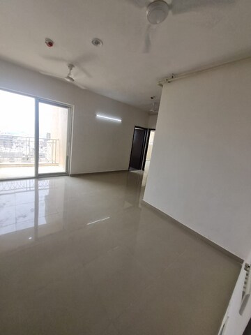 Room in 2 BHK Apartment at Gaur City 2 - 12th Avenue, Sector 16c Greater Noida – for Rent