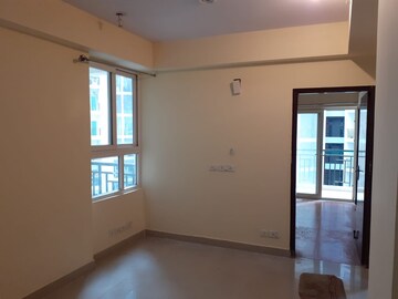 Room in 2.5 BHK Apartment at Galaxy North Avenue ll, Gaur City 2 – for Rent