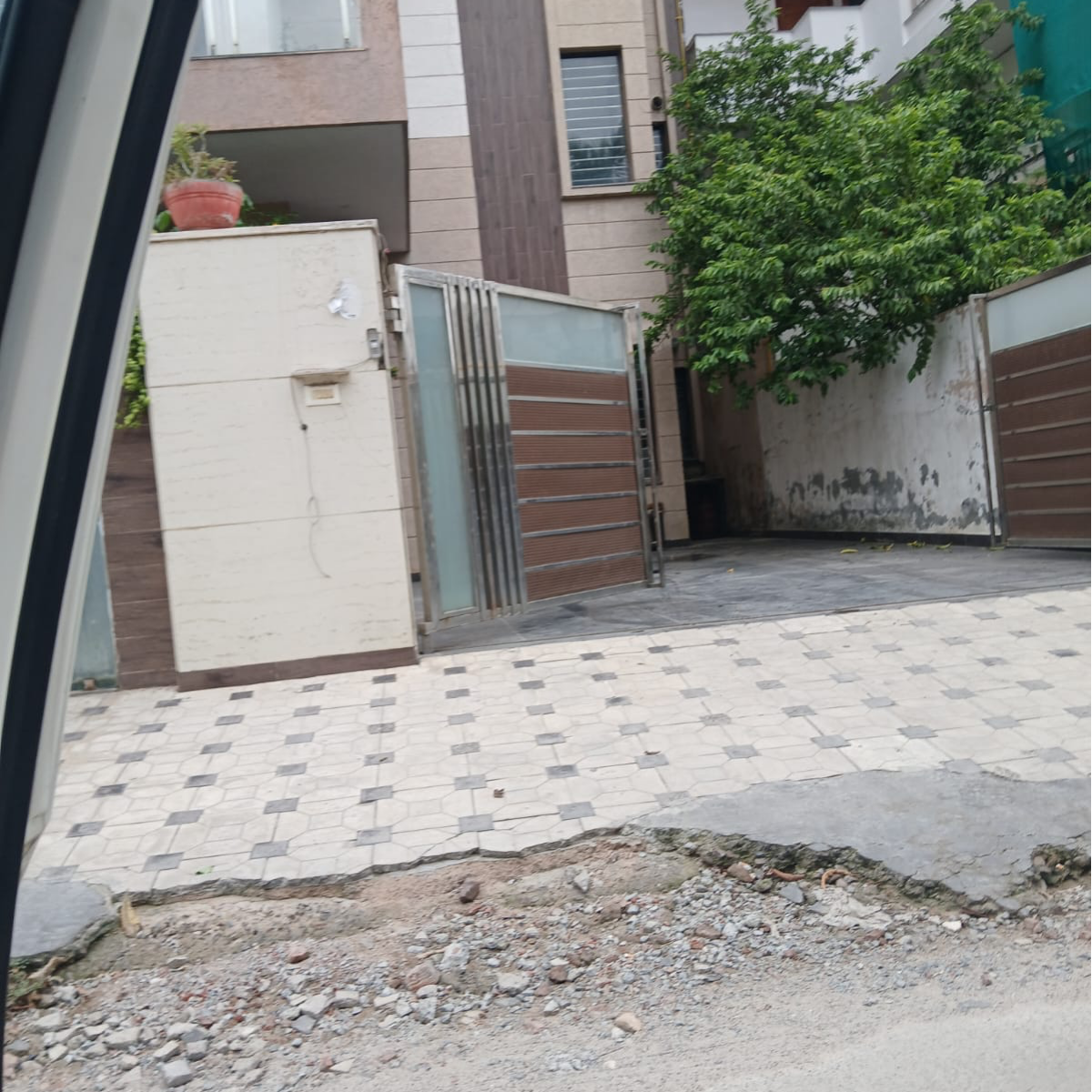 5 BHK + Extra Room Independent House For Rent in Sector 15