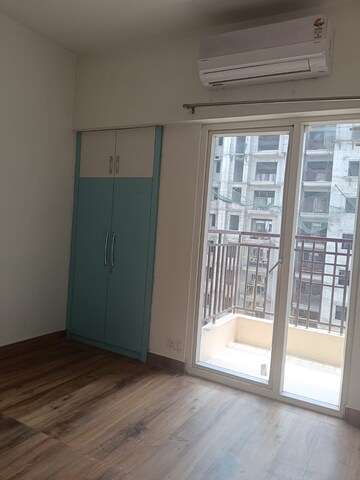 Room in 2 BHK Apartment at Ace Divino, Sector 1 Greater Noida – for Rent