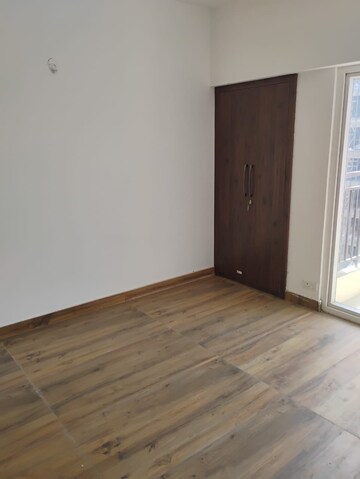 Room in 2 BHK Apartment at Ace Divino, Sector 1 Greater Noida – for Rent