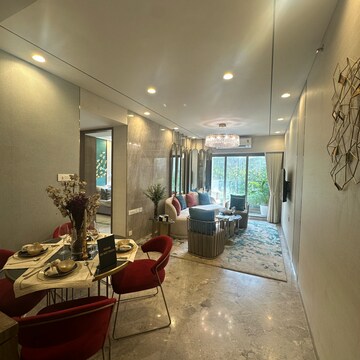Living Room in 3.5 BHK Apartment at Juhu Scheme, Chand Society – for Rent