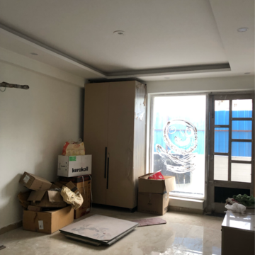 Room in 3.5 BHK Builder Floor at Sector 23 – for Rent