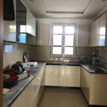 Kitchen in 3.5 BHK Builder Floor at Sector 23 – for Rent