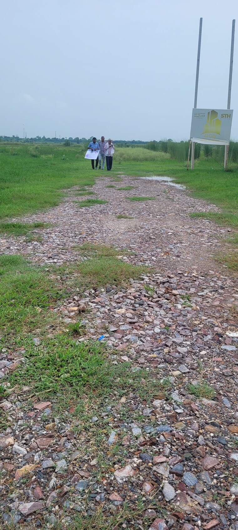 Garden, sector 43  300 Sq.Mt. Plot In Sector 43 Noida 9053558