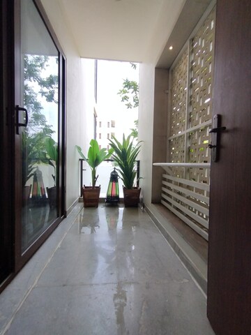 Balcony in 4 BHK Builder Floor at Sector 43 – for Rent