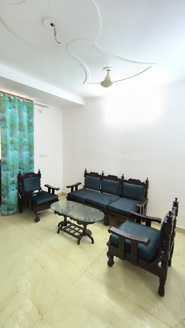 Gym, rajouri garden 2 Bedroom 150 Sq.Yd. Builder Floor In Rajouri Garden Delhi 9053605