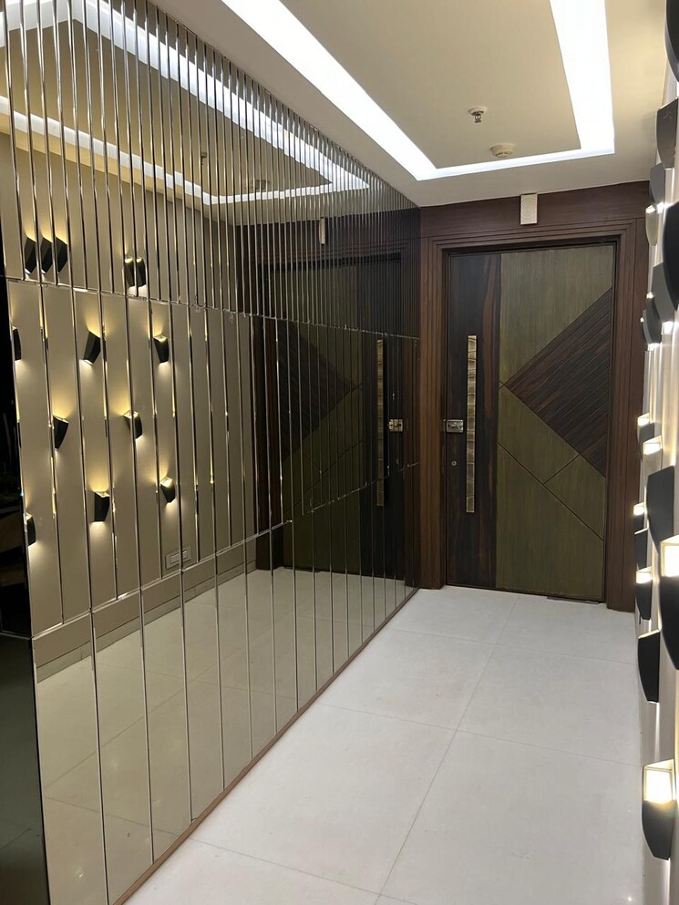 undefined, sector 30 6+ Bedroom 312 Sq.Mt. Villa In Sector 30 Noida 9053601