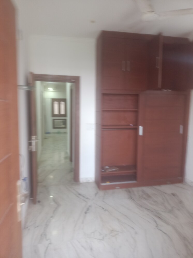 Room, vasant kunj enclave 3 Bedroom 120 Sq.Yd. Builder Floor In Vasant Kunj Enclave Delhi 9053614