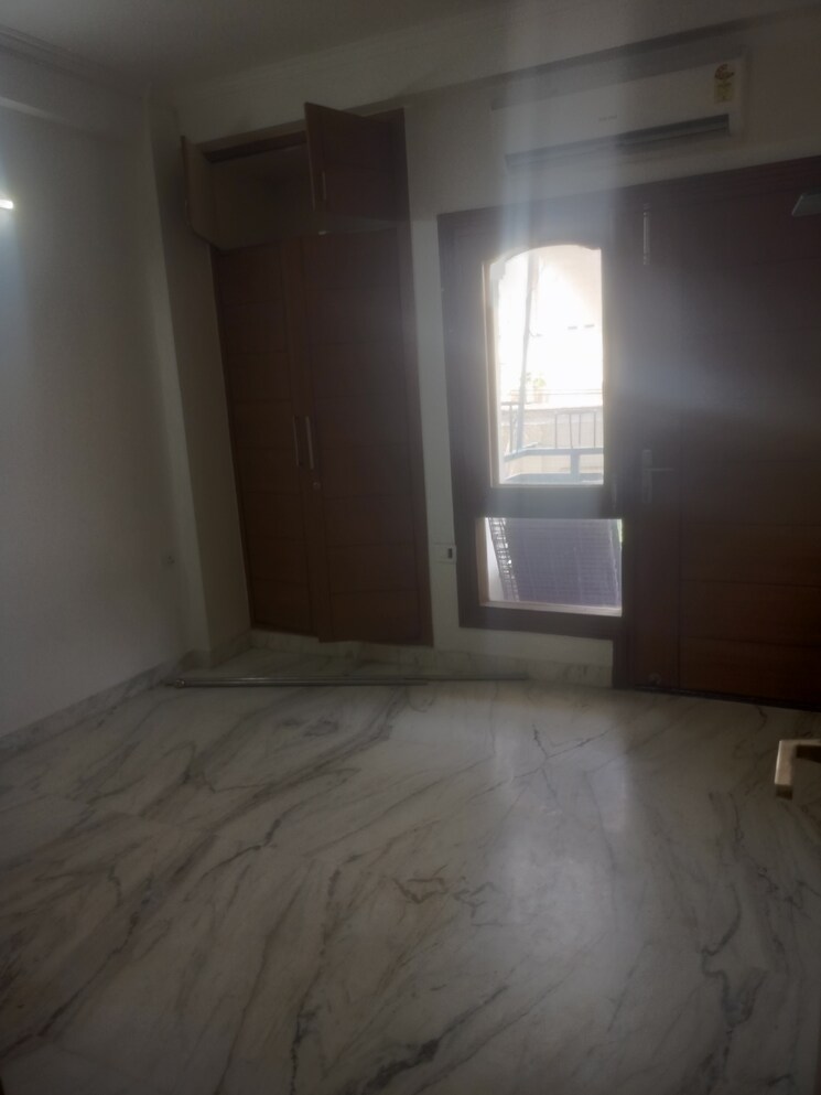 Room, vasant kunj enclave 3 Bedroom 120 Sq.Yd. Builder Floor In Vasant Kunj Enclave Delhi 9053614