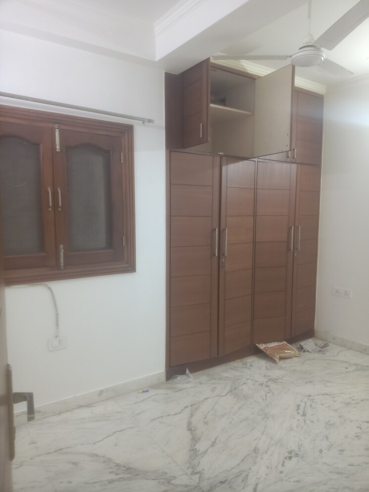 Room, vasant kunj enclave 3 Bedroom 120 Sq.Yd. Builder Floor In Vasant Kunj Enclave Delhi 9053614