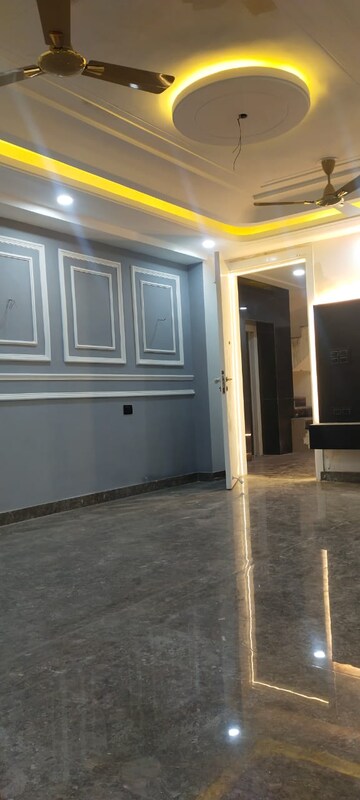 Room in 2 BHK Builder Floor at Malviya Nagar – for Rent