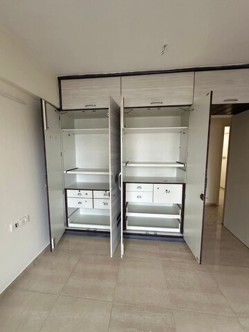 Bedroom in 3 BHK Apartment at Hiranandani Meadows, Manpada – for Rent