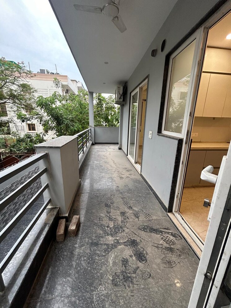 Balcony, palam vihar 4 Bedroom 500 Sq.Yd. Builder Floor In Palam Vihar Gurgaon 9053630