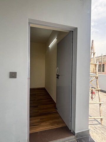 Building Lobby in 1 RK Apartment at Vasant Kunj – for Rent