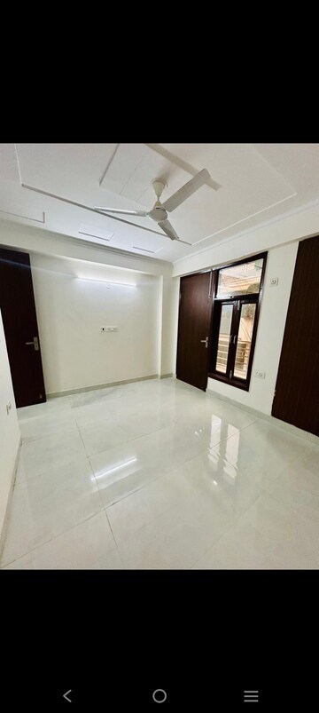 Room in 2 BHK Builder Floor at Saket – for Rent