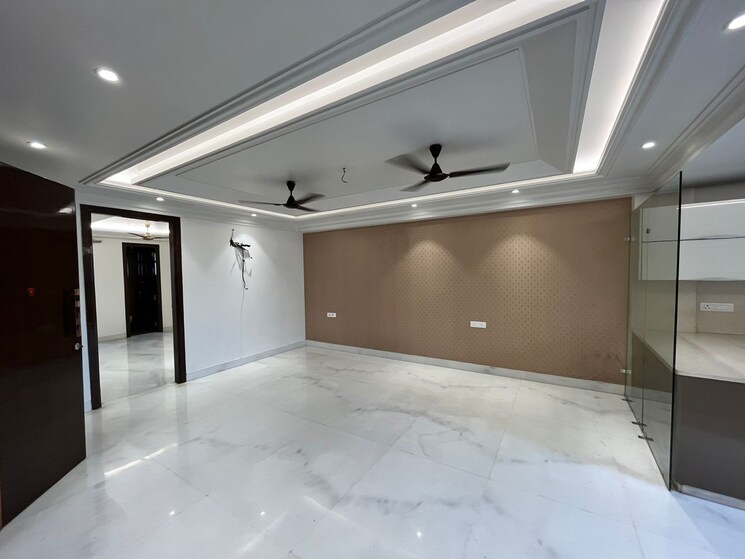 Room, subhash nagar 2 Bedroom 120 Sq.Yd. Builder Floor In Subhash Nagar Delhi 9053672