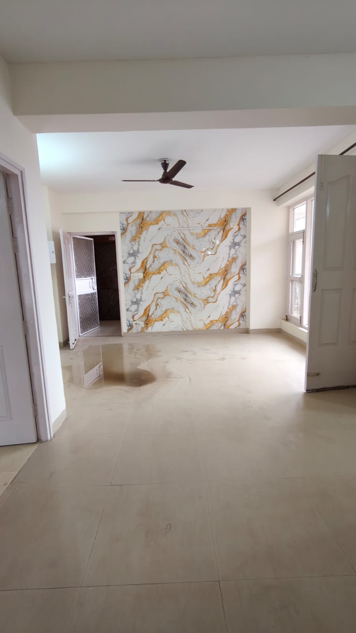 3 BHK + Study Room Apartment For Rent in Tulip White